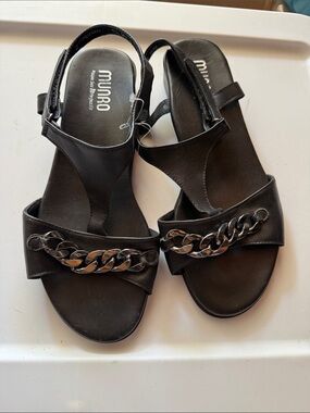 Munro Black Leather Sandals with Chain Accent